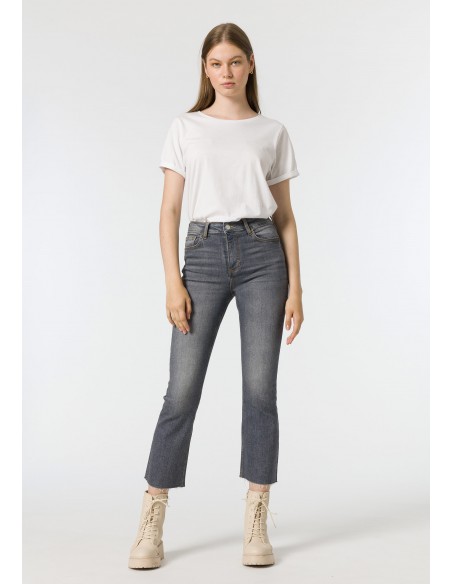 Jeans cropped flare tiro...